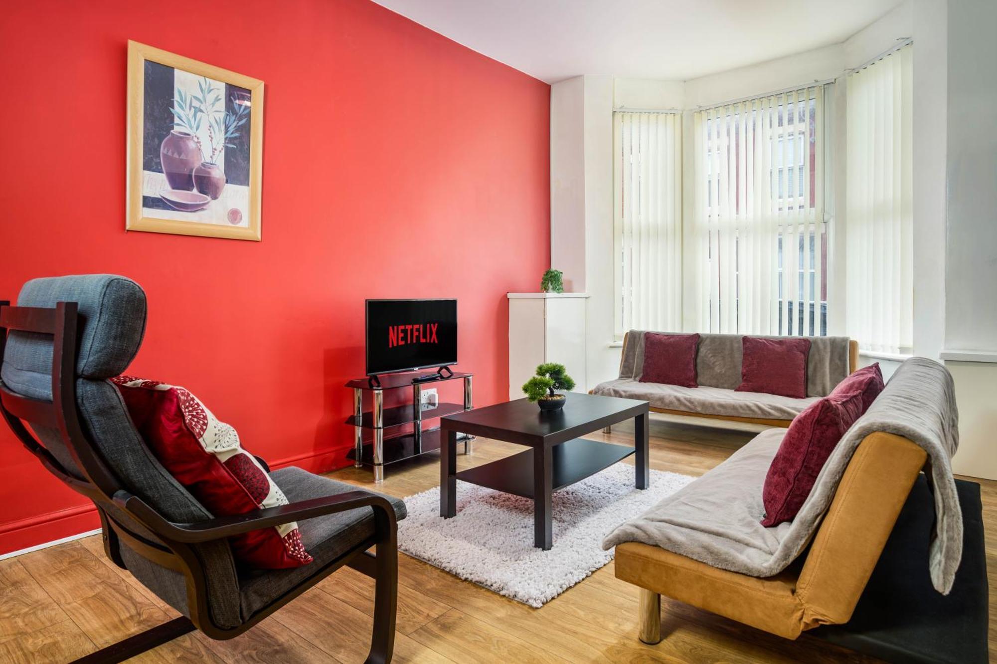 Channel Road 3br House In *