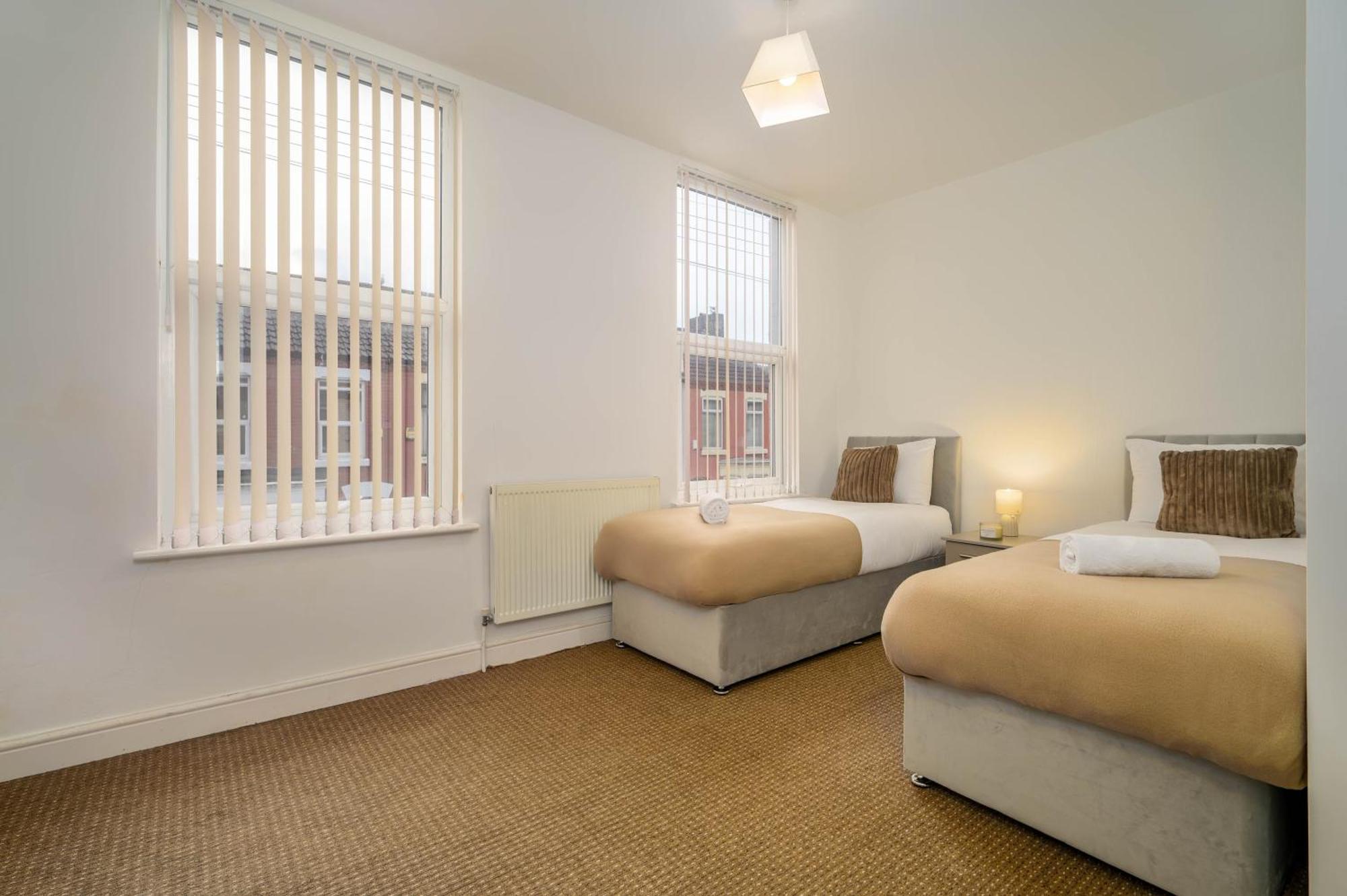 Channel Road 3br House In
